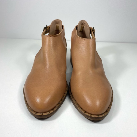 Lucky Brand Giovanna Cutout Camel Leather Adjustable Strap Studded Booties 7.5 - Picture 2 of 12